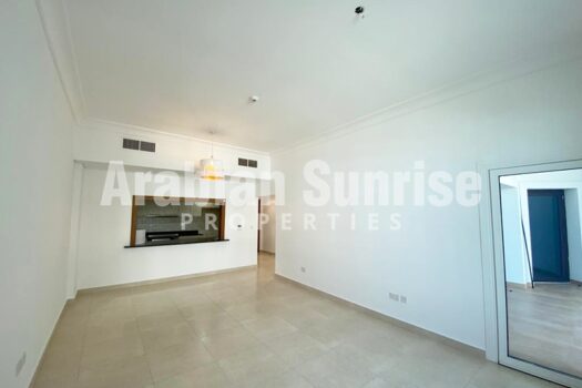 Vacant Apt with Golf + Pool View
