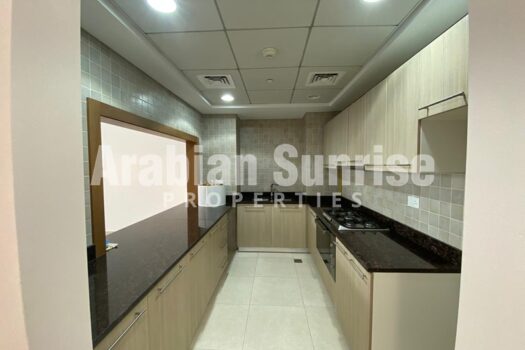 Vacant Apt with Golf + Pool View