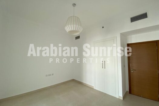 Vacant Apt with Golf + Pool View