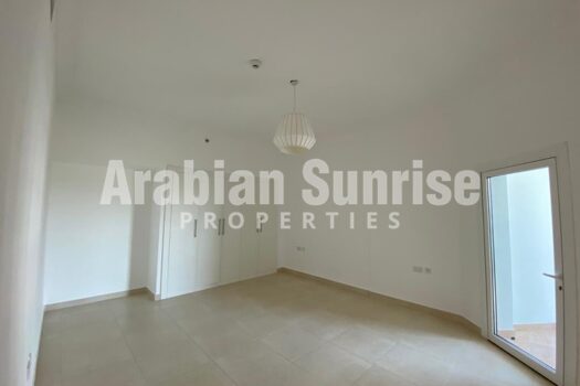 Vacant Apt with Golf + Pool View