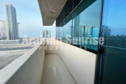 Vacant Apt Corner Partial Sea + Pool View