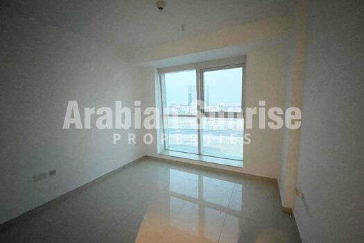 Vacant Apt Corner Partial Sea + Pool View