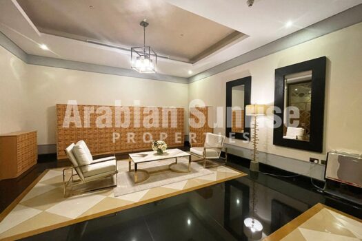 Vacant Apt Corner Partial Sea + Pool View