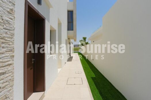 Full Golf View | Corner Villa