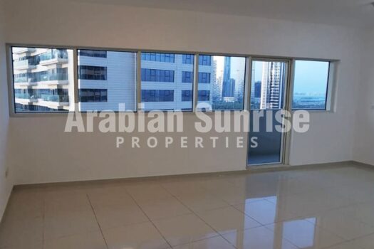 Vacant |High Floor Apt with Huge Layout |Sea Views
