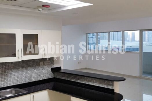 Vacant |High Floor Apt with Huge Layout |Sea Views