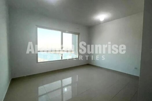 High floor Apt with spacious layout