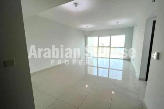 High floor Apt with spacious layout