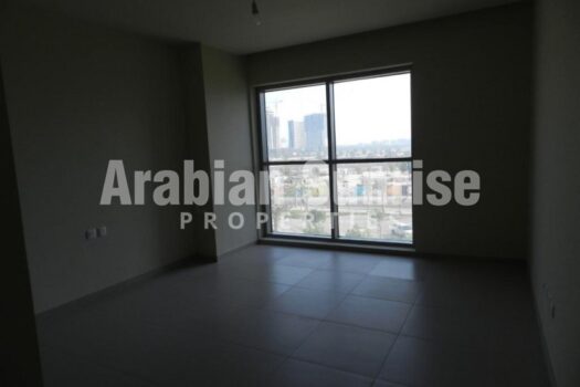 Vacant TH with Spacious layout + Full facilities