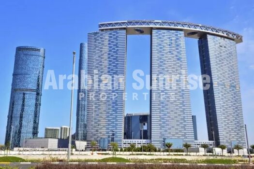 Vacant TH with Spacious layout + Full facilities