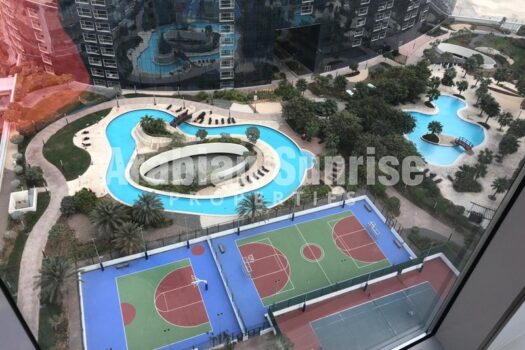 Vacant TH with Spacious layout + Full facilities