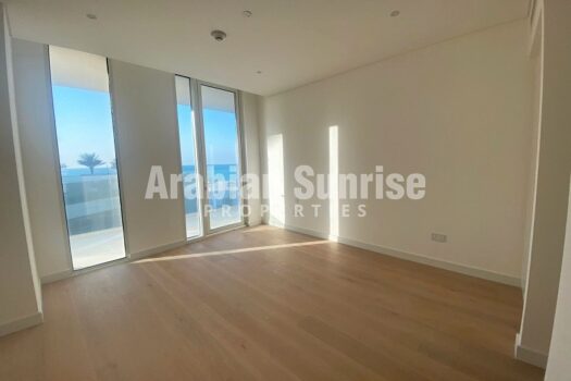 Full Sea View Apt | Direct beach Access