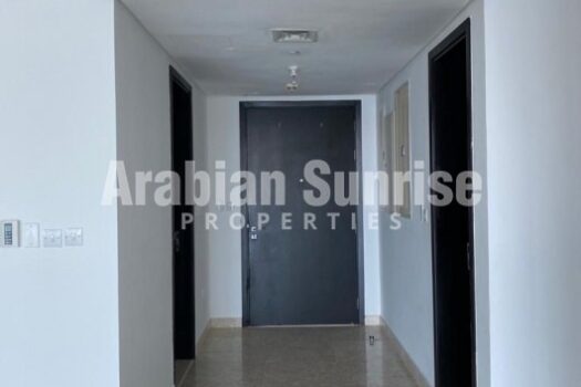 Vacant 3+ maids BR Apt on high floor with Balcony
