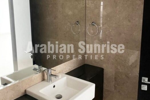Vacant 3+ maids BR Apt on high floor with Balcony