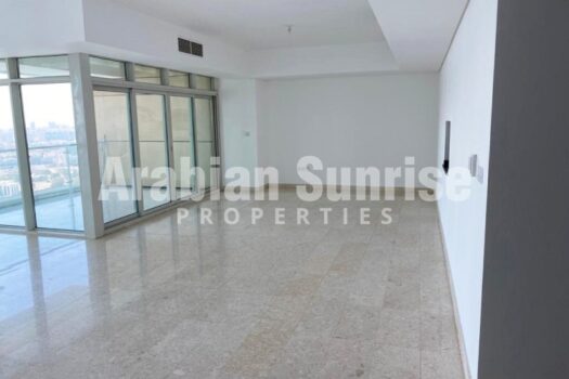 Vacant 3+ maids BR Apt on high floor with Balcony