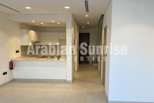 Ready to Move in | 3BR+Maids TH with Spacious Living