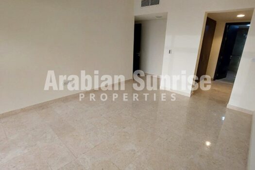 High Floor Apt with huge layout