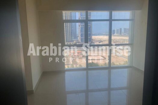 Well maintained 1BR Apt with Spacious layout