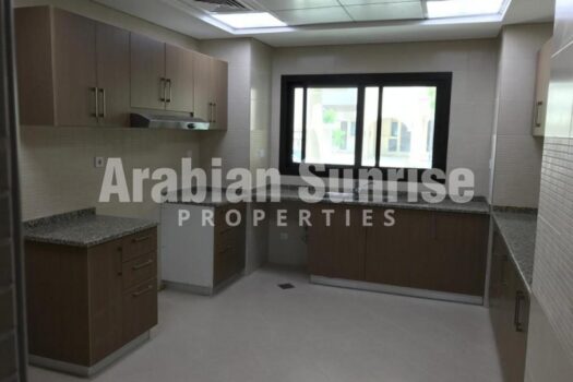 Luxurious TH | Spacious Living | Prime Location