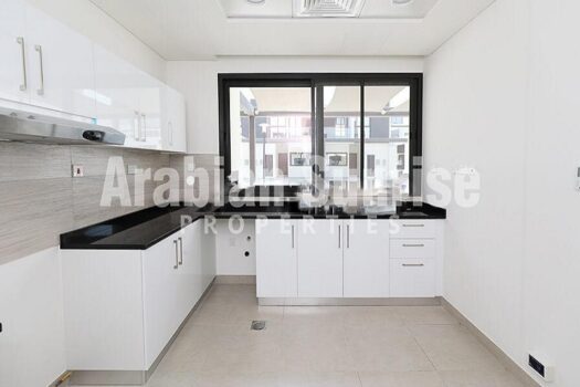Luxurious TH | Spacious Living | Prime Location