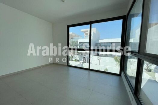 Luxurious TH | Spacious Living | Prime Location