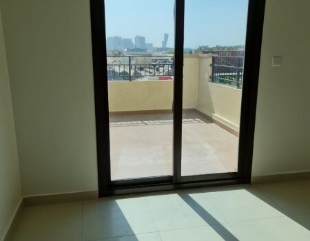 Vacant Villa with spacious layout + Private Garden