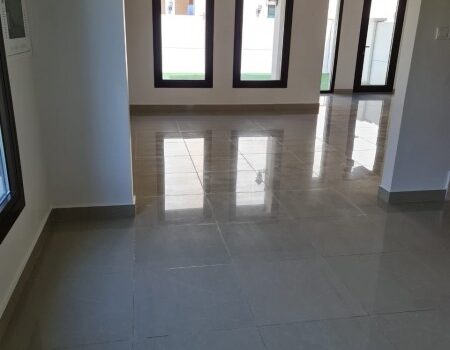 Vacant Villa with spacious layout + Private Garden
