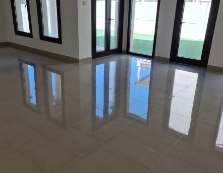 Vacant Villa with spacious layout + Private Garden