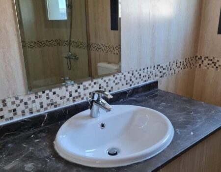 Vacant Villa with spacious layout + Private Garden