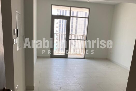 Sea View Apt on High Floor