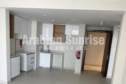 High Floor Apt with Sea View