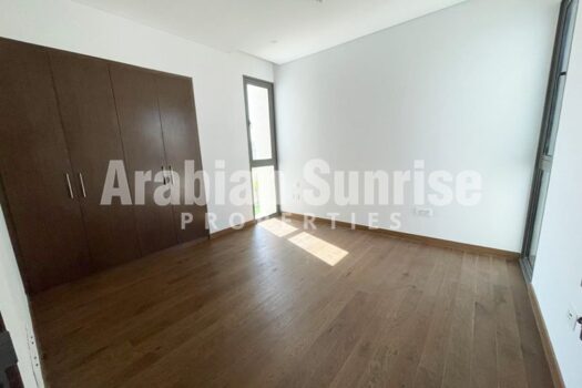 Full Golf Course View Villa in Excellent Location