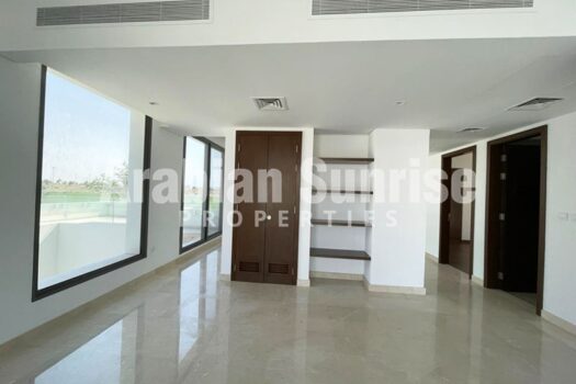 Full Golf Course View Villa in Excellent Location