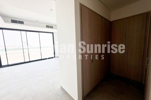 Ready to Move in | Single Row | Light Finish