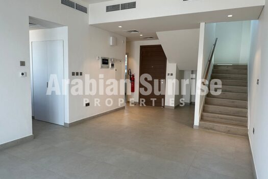 Ready to Move in | Brand New TH | Prime Location