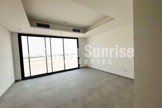 Ready to Move in | Single Row | Light Finish
