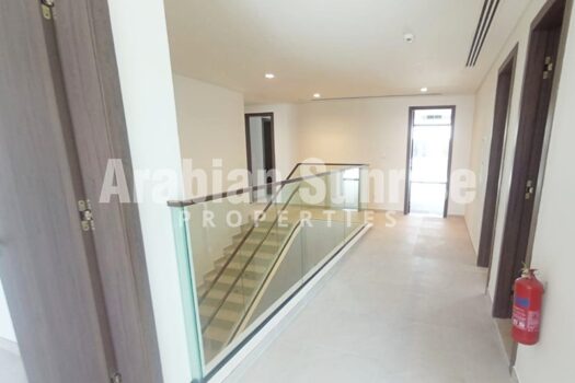 Ready to Move in | Single Row | Light Finish