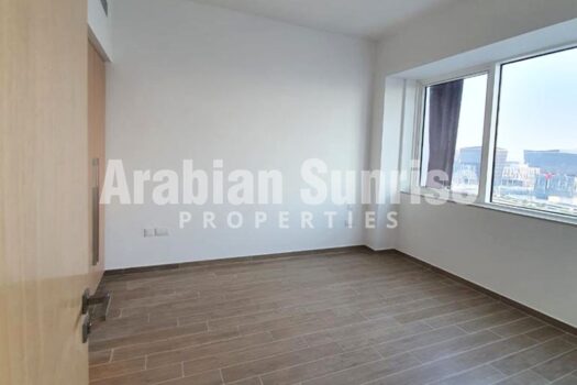 Mid Floor | Partial Golf + Island View