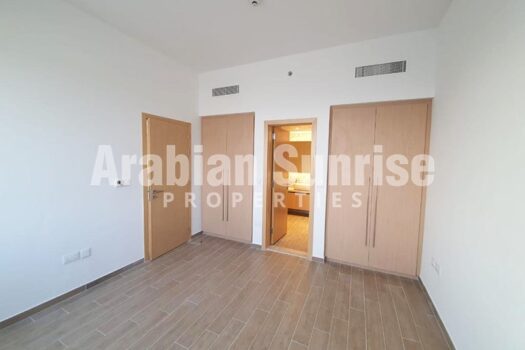 Mid Floor | Partial Golf + Island View