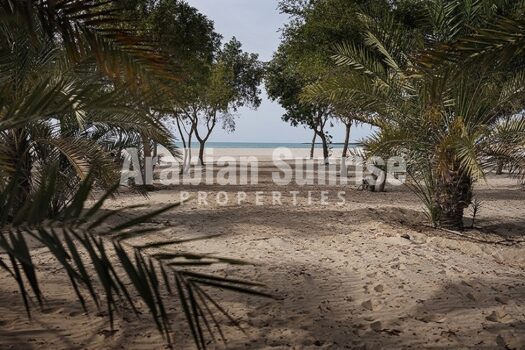 Single Row Villa w/Private Pool | Prime Location