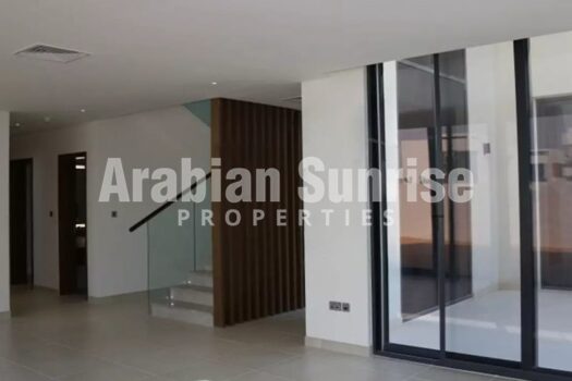 Single Row Villa | Private Garden | Mid Unit