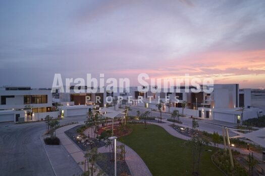 Single Row Villa | Private Garden | Mid Unit