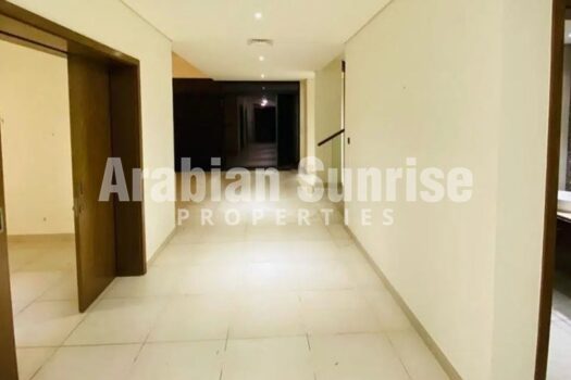 Luxurious 5+M with Huge Garden | Upgraded Villa