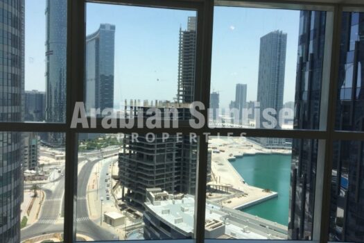 Spacious Apt with balcony