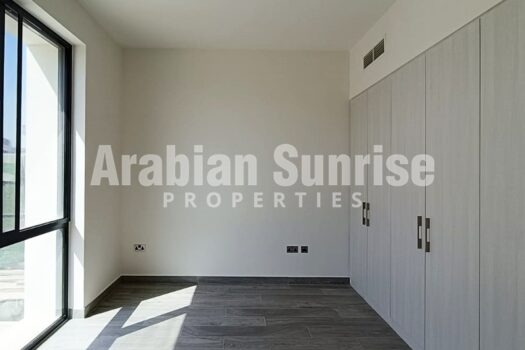 End Unit | 3+M BR | Handover Soon | Prime Location