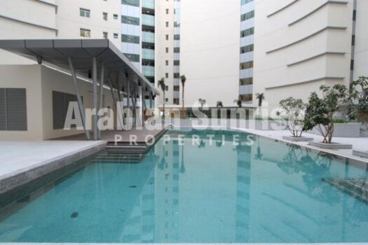 Vacant Spacious Apt on High Floor with Road view