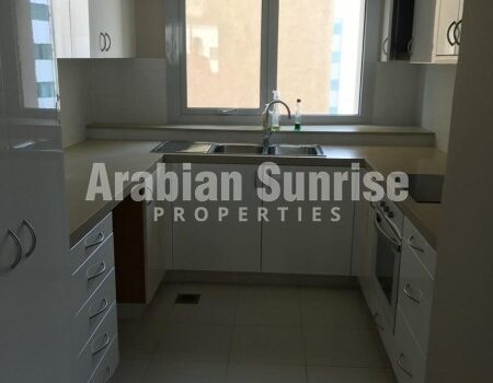 Vacant Spacious Apt on High Floor with Road view