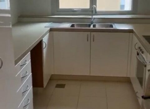 Vacant Spacious Apt on High Floor with Road view