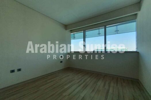 Full Sea View Apt on High Floor
