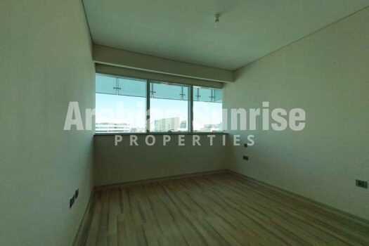 Full Sea View Apt on High Floor